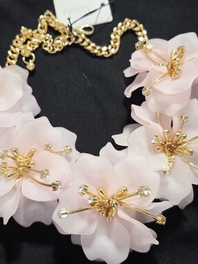 NWT Natasha Corture Pink Flower Statement Necklace